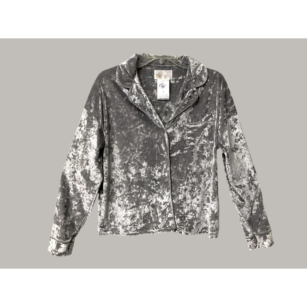 Lord & Taylor Womens Crushed Velvet Button Front Top Silver Grey Small NWT - Picture 2 of 5